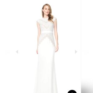 Tadashi Shoji Serena Gown. Crocheted Sequin Crepe. Womens size 10